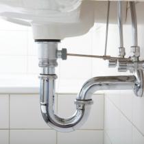 Kako zamenjati sifon pri umivalniku – korak za korakom